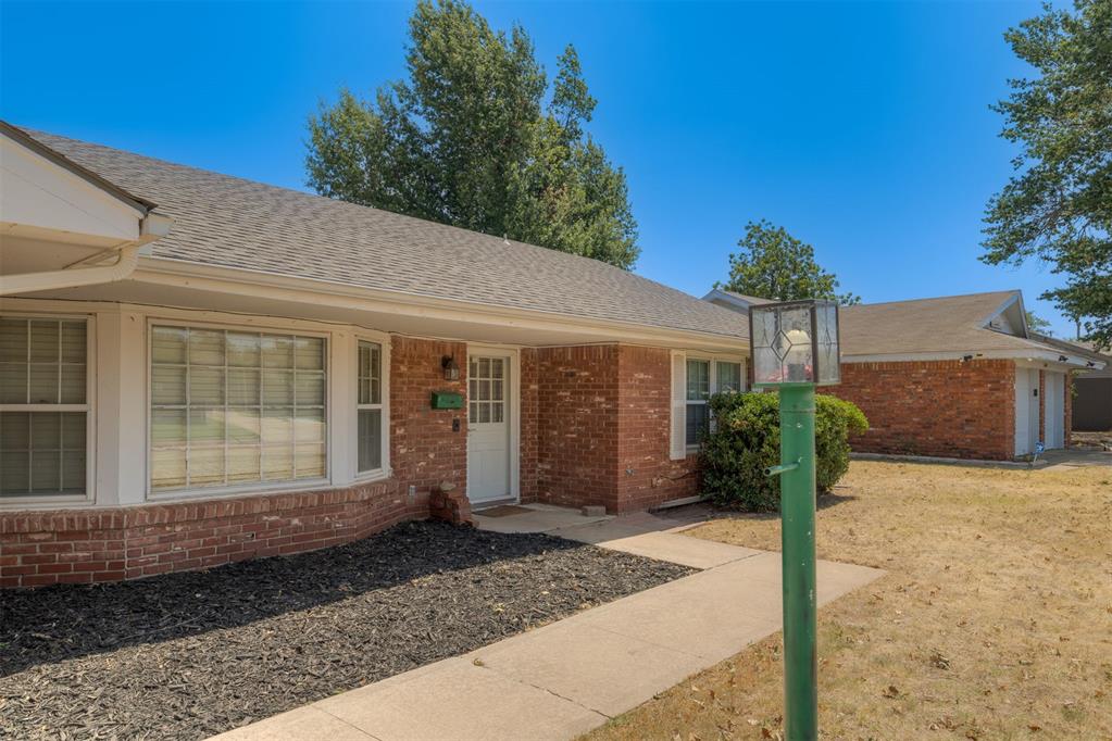 6444 N Harvard Avenue Property Photo 3