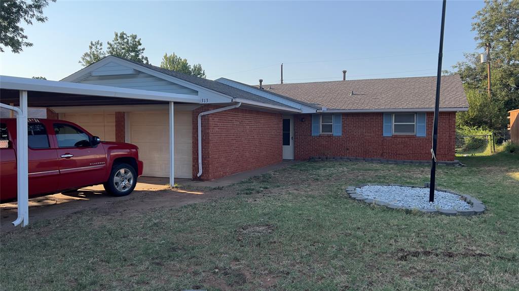 313 Willow Place Property Photo 1