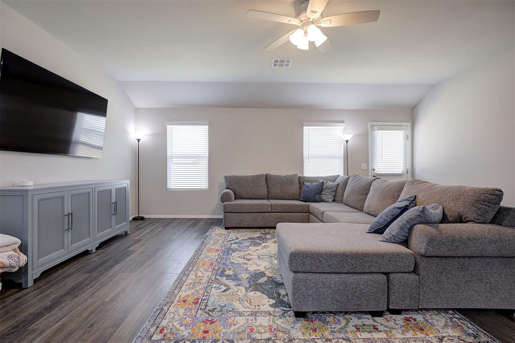 467 Se 7th Place Property Photo 10