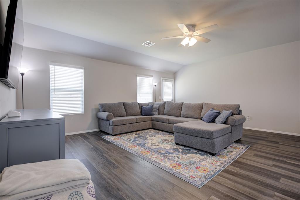 467 Se 7th Place Property Photo 11