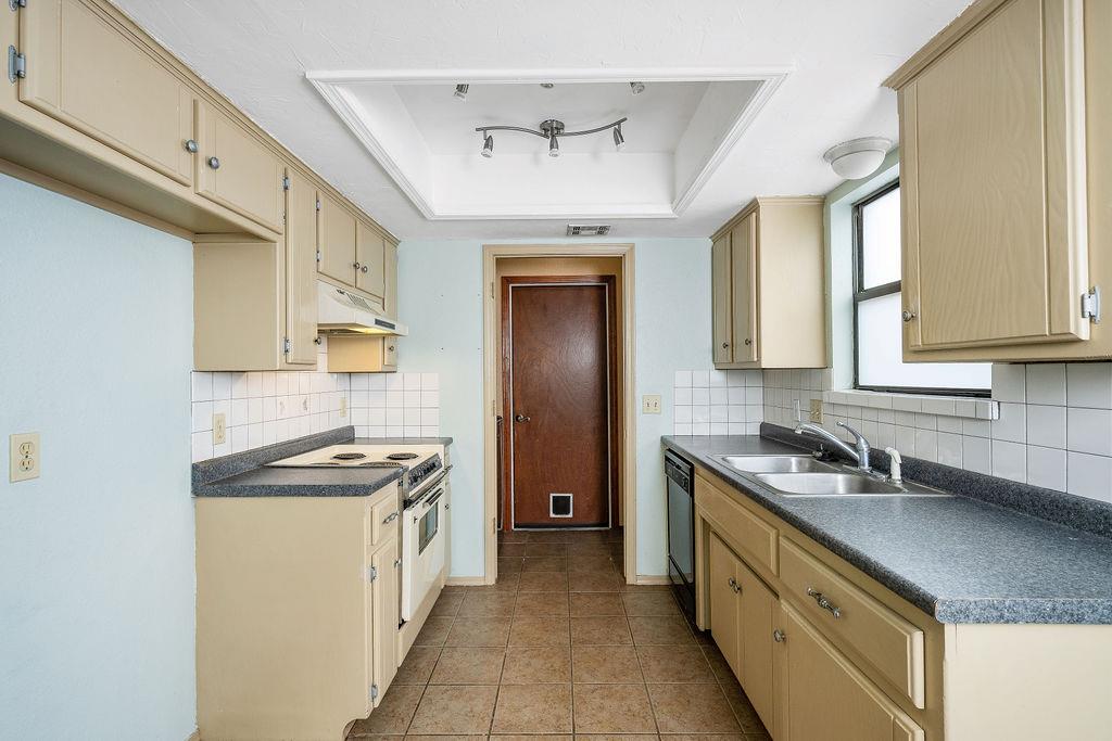 1624 Apian Way Property Photo 8