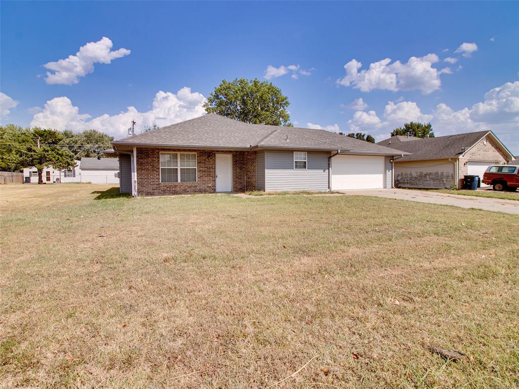 209 S 6th Avenue Property Photo 1