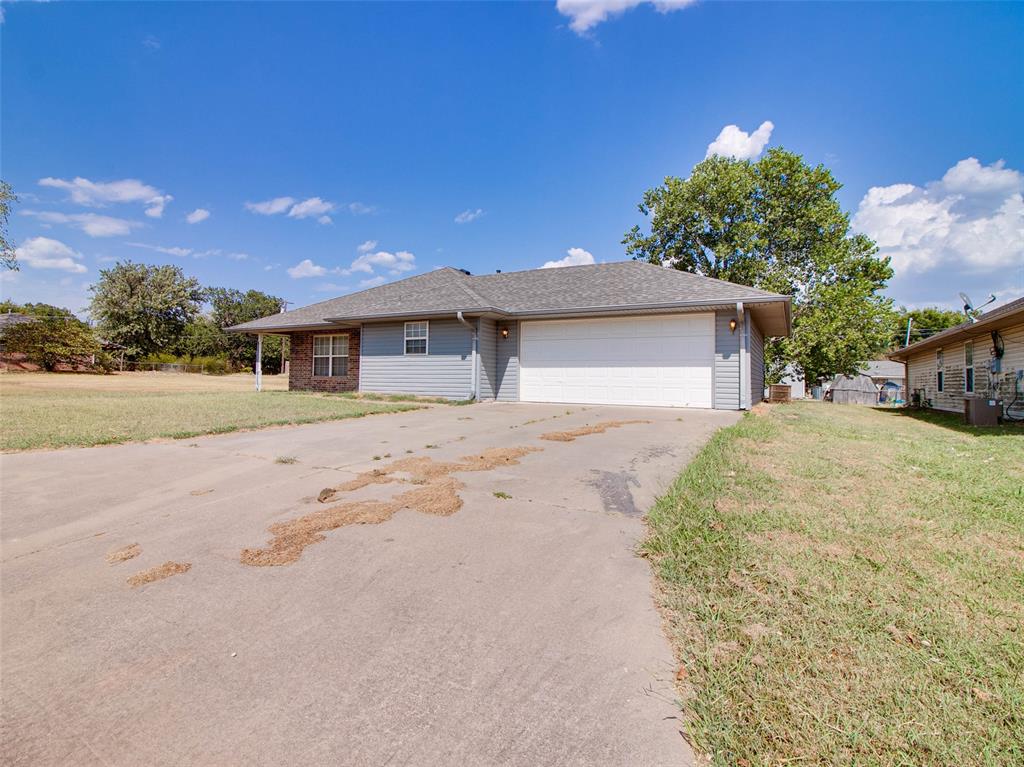 209 S 6th Avenue Property Photo 2