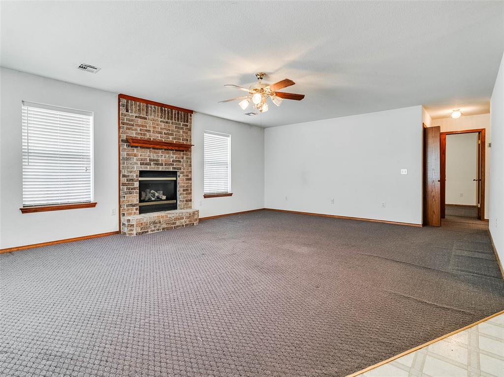 209 S 6th Avenue Property Photo 6