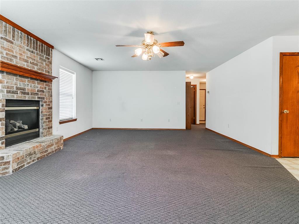 209 S 6th Avenue Property Photo 7