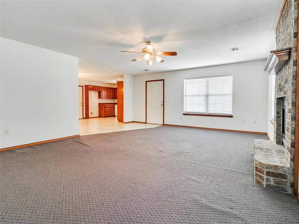 209 S 6th Avenue Property Photo 10