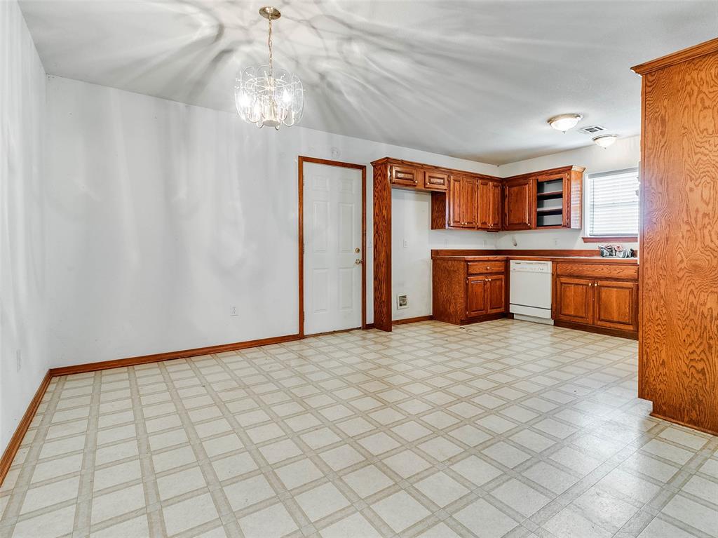 209 S 6th Avenue Property Photo 12