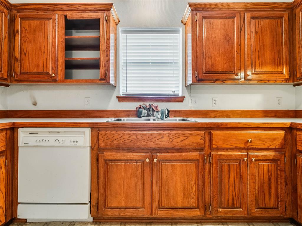 209 S 6th Avenue Property Photo 18