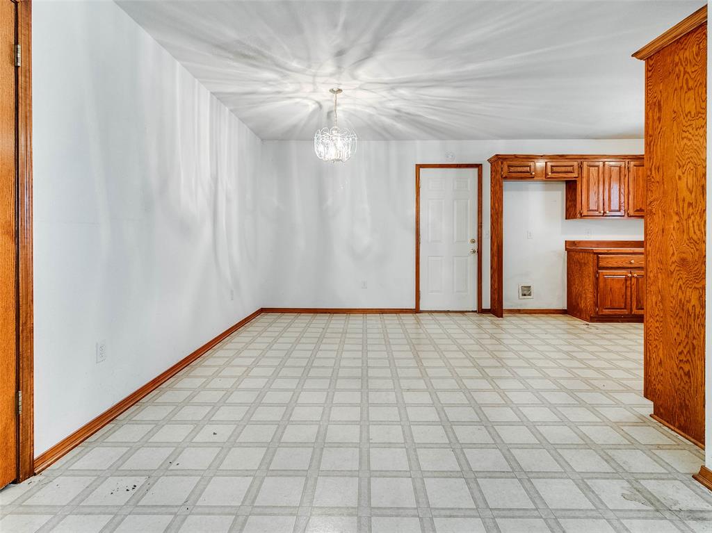 209 S 6th Avenue Property Photo 20