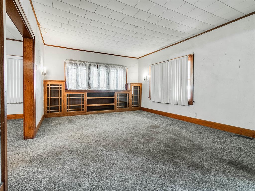 209 S 6th Avenue Property Photo 21