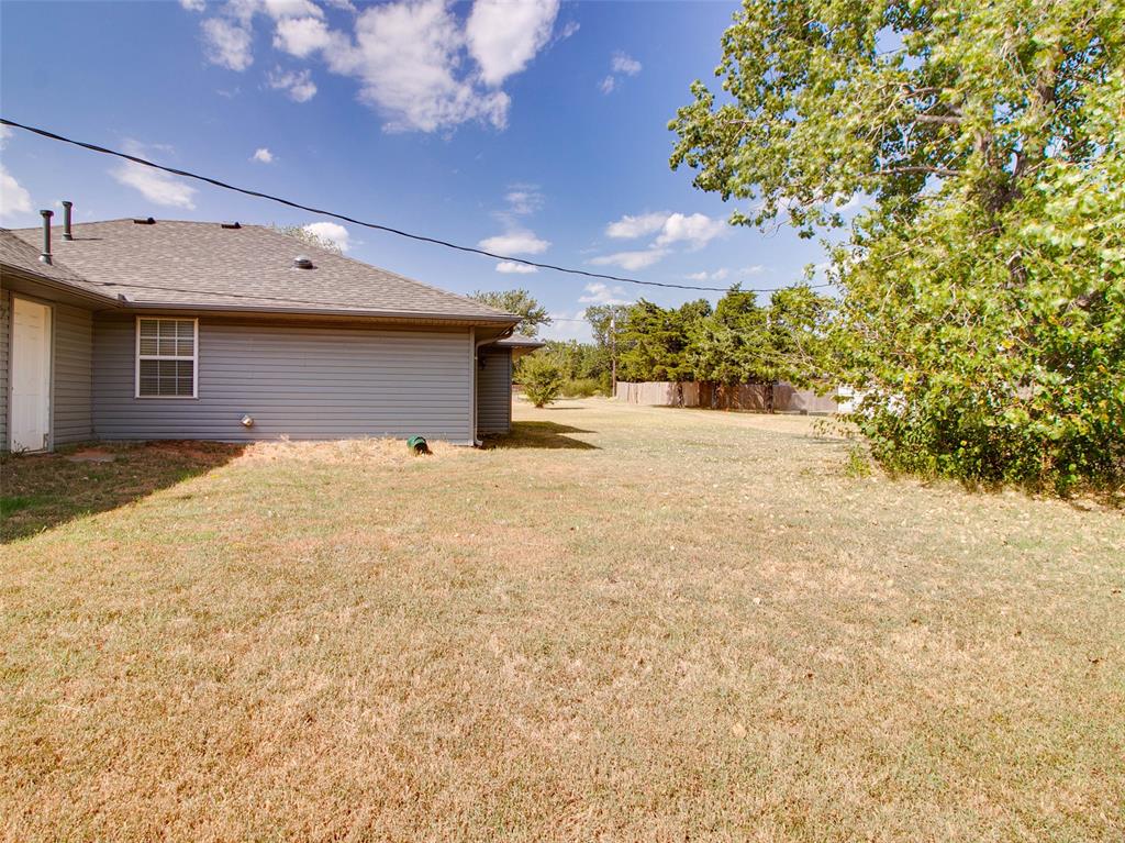 209 S 6th Avenue Property Photo 25