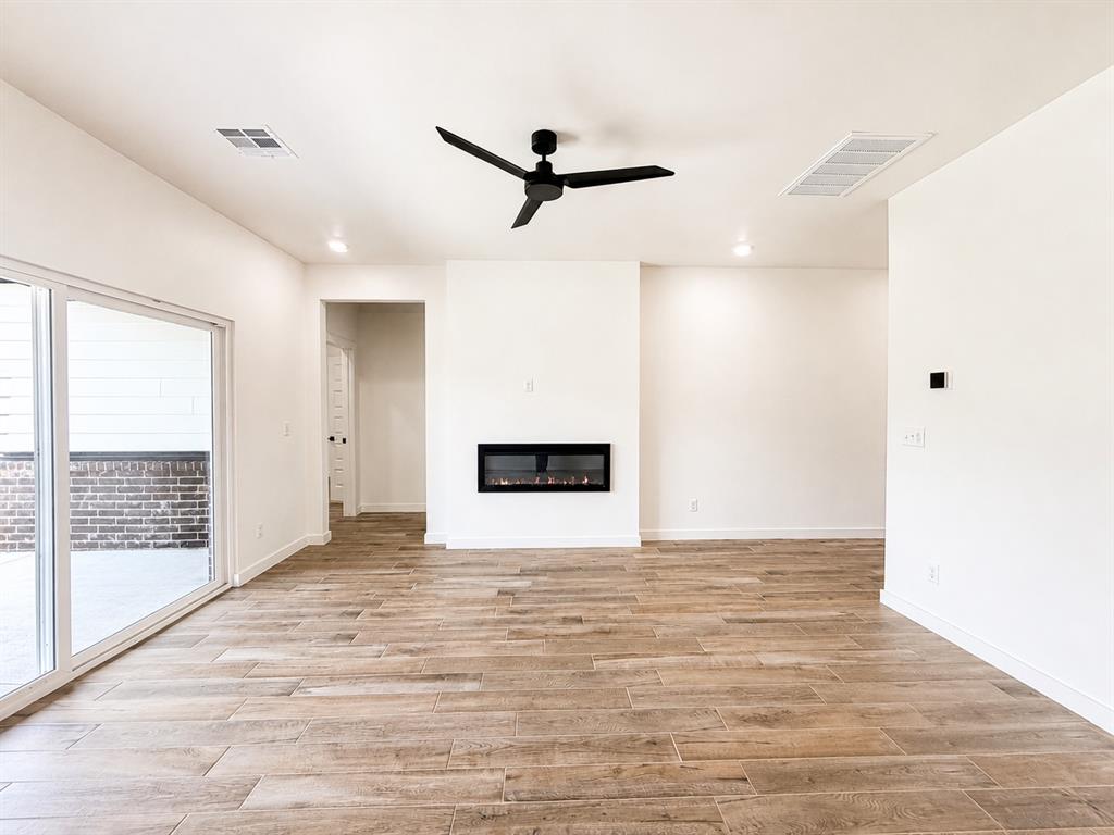 18029 Anthem Boulevard Property Photo 7