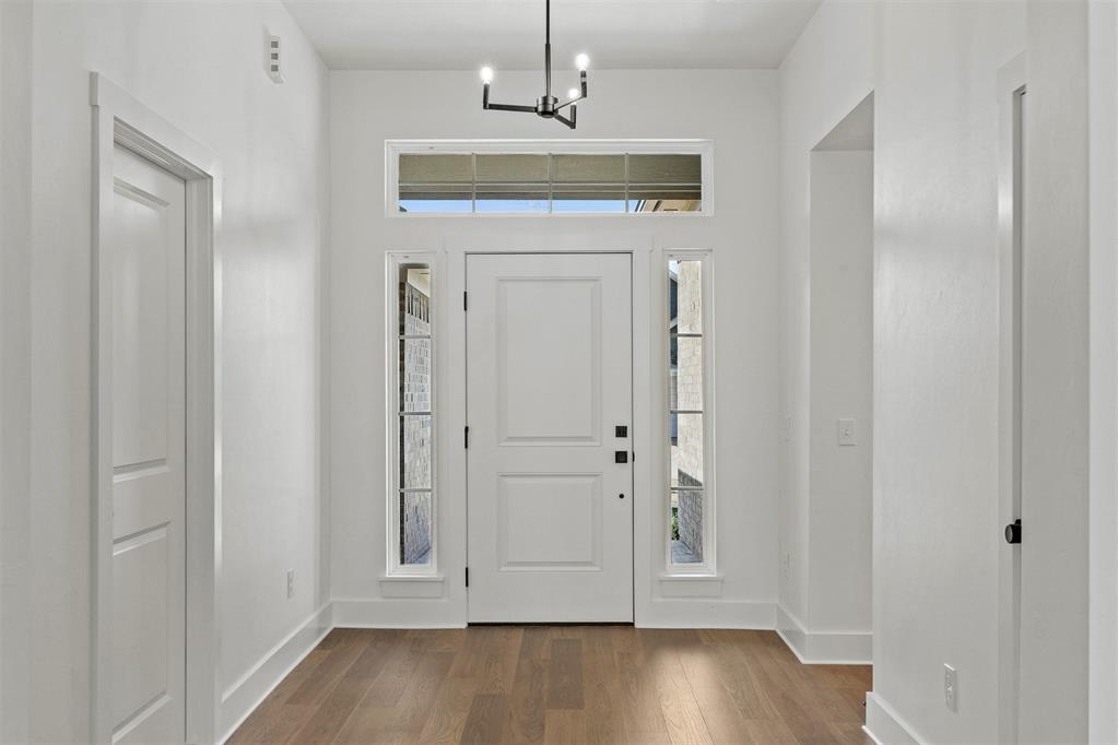 11221 Nw 135th Street Property Photo 4