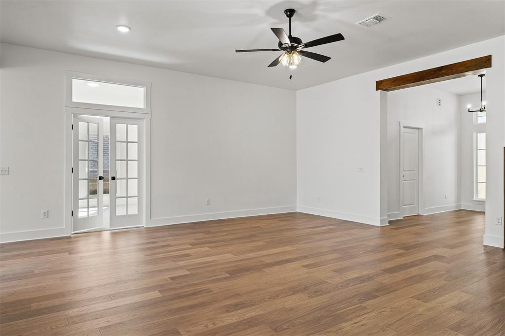11221 Nw 135th Street Property Photo 8
