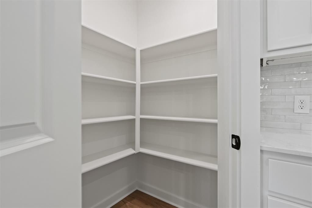 11221 Nw 135th Street Property Photo 14