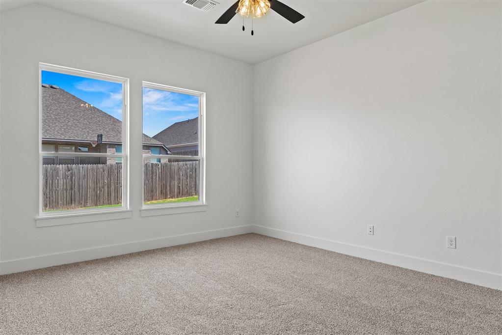 11221 Nw 135th Street Property Photo 25
