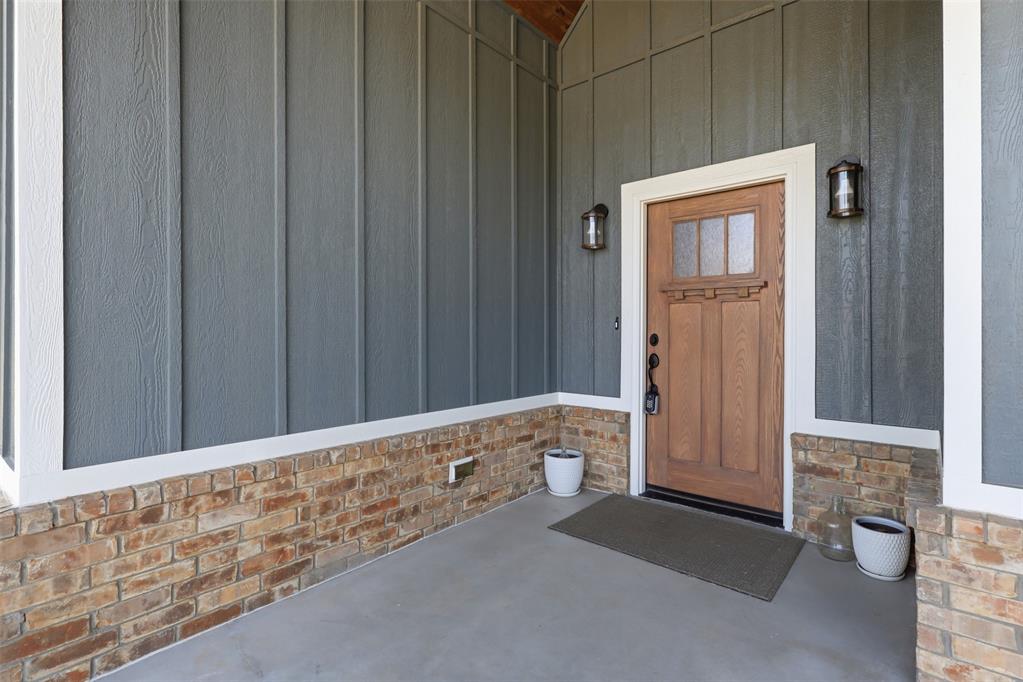19101 Abigail Drive Property Photo 4
