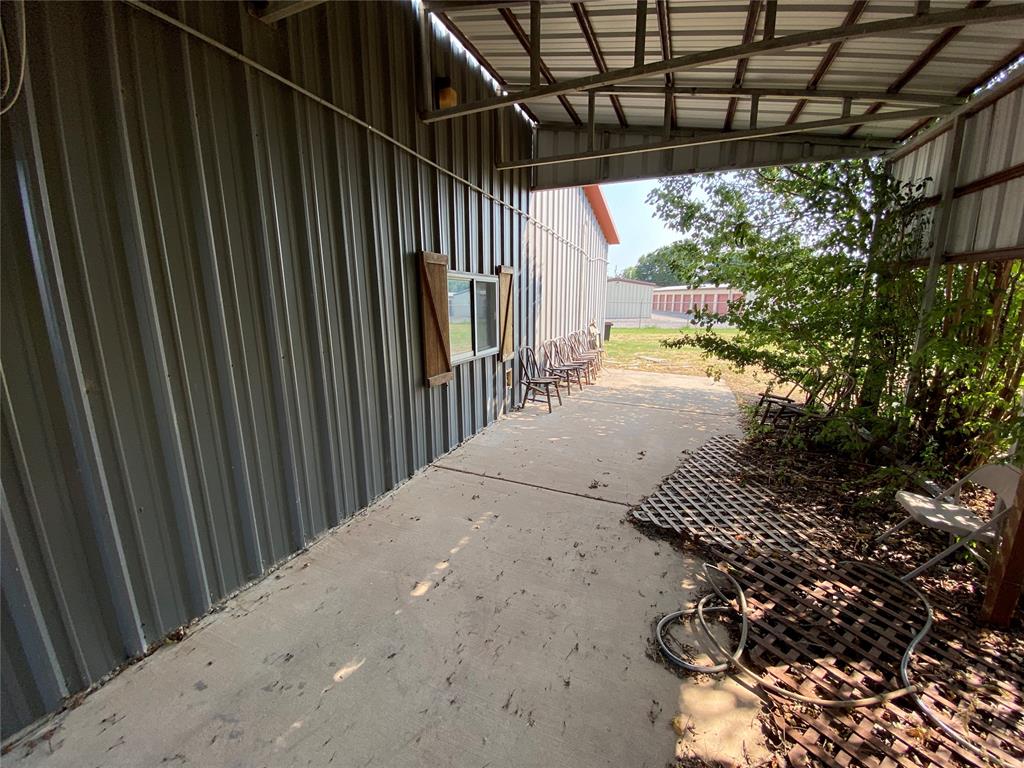 10520 Us Highway 77 Property Photo 4