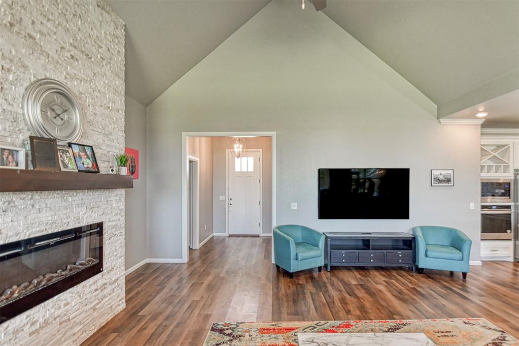 4217 Frontier Trail Property Photo 11