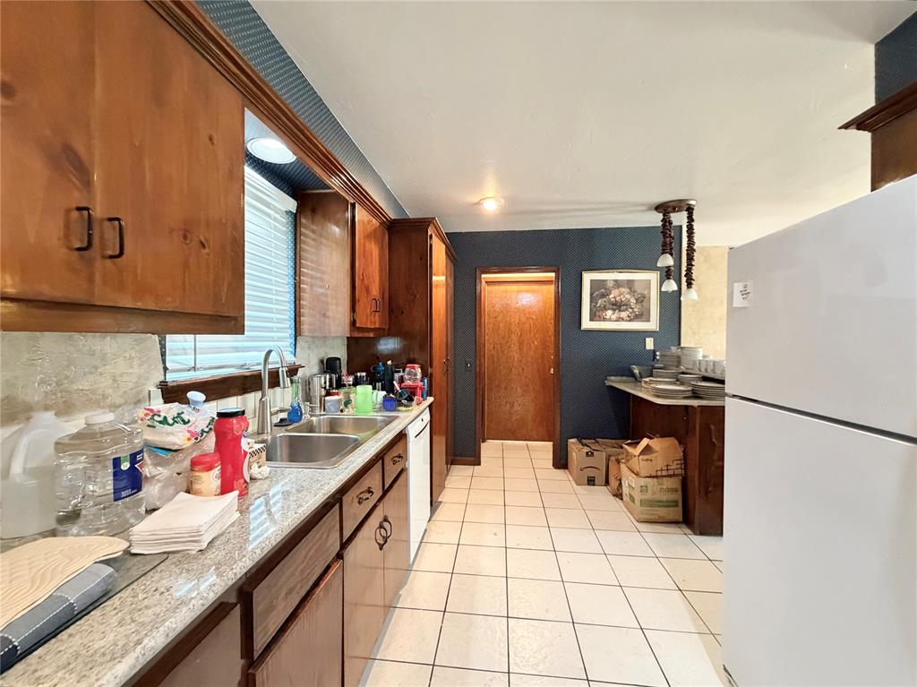1 Oakridge Drive Property Photo 12