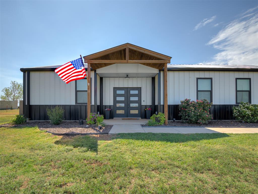 6829 Ne Mustang Road Ne Property Photo 8