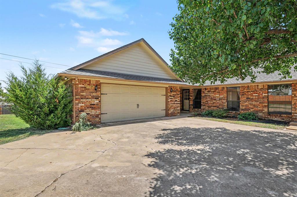 1301 Sw 107th Place Property Photo 4
