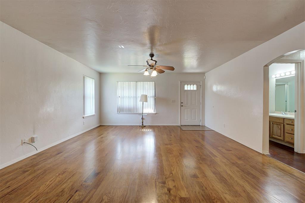 1925 N Mckinley Avenue Property Photo 6