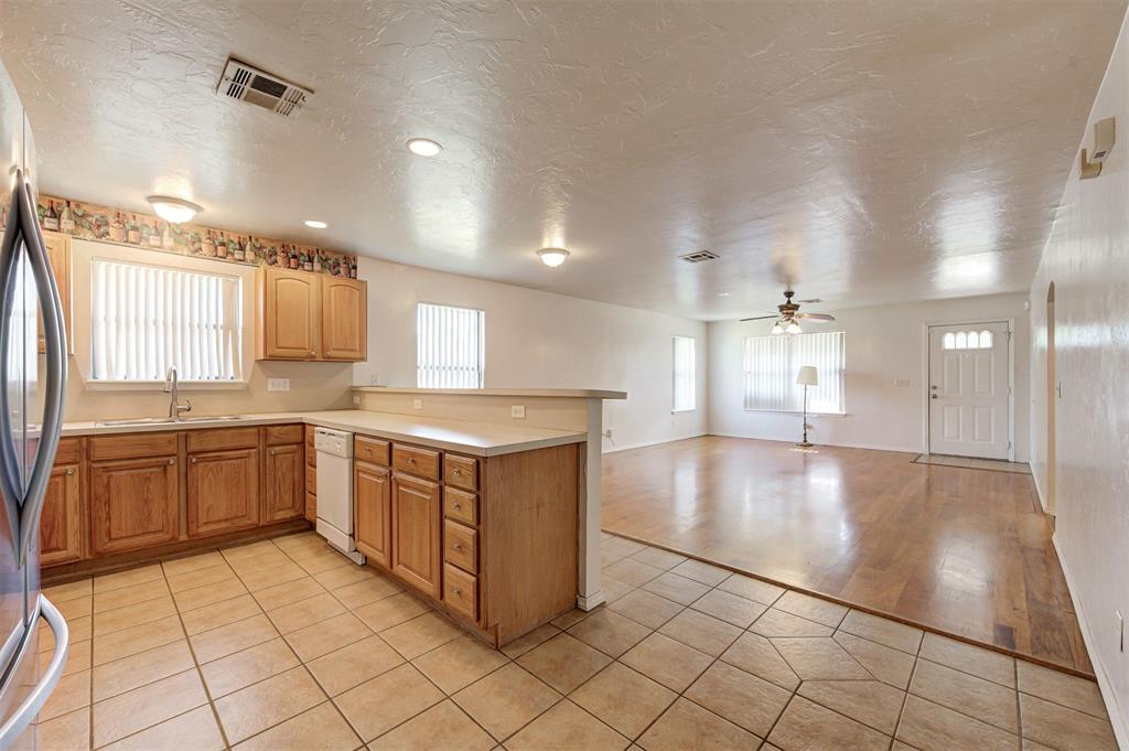 1925 N Mckinley Avenue Property Photo 11