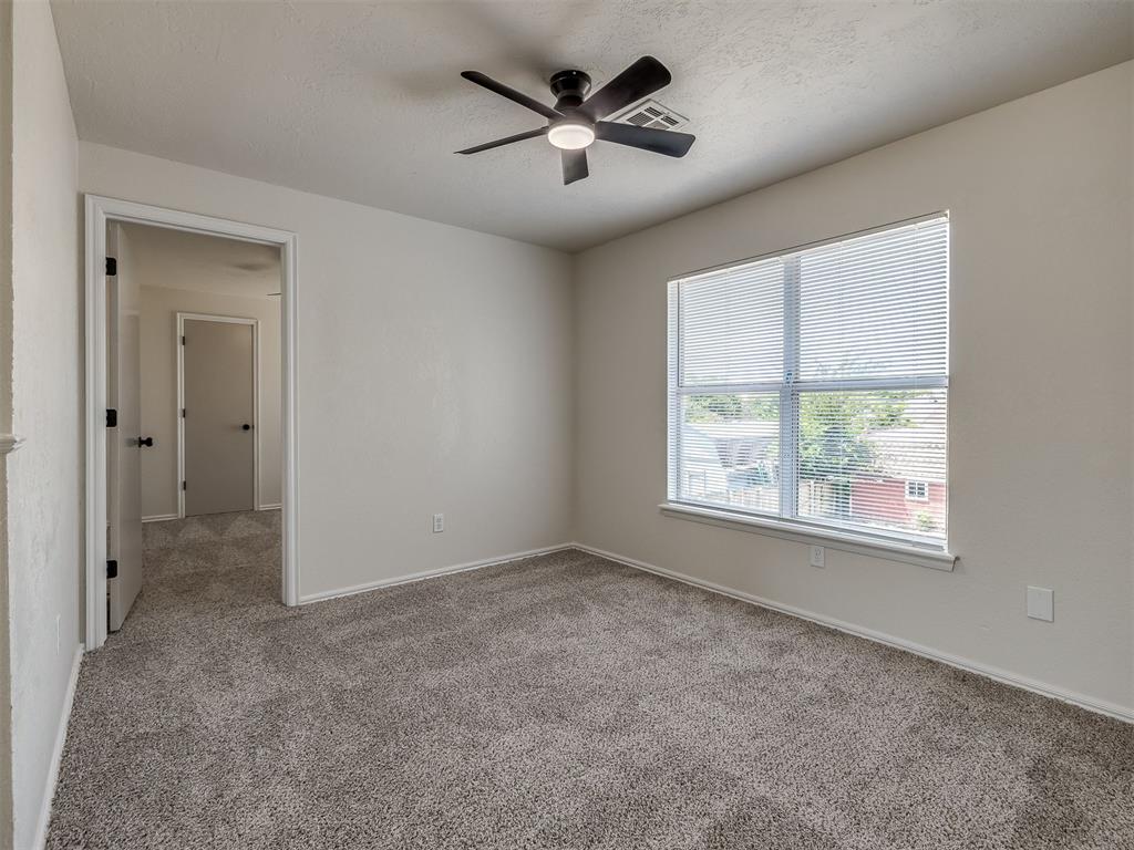 2705 E Hills Drive Property Photo 34