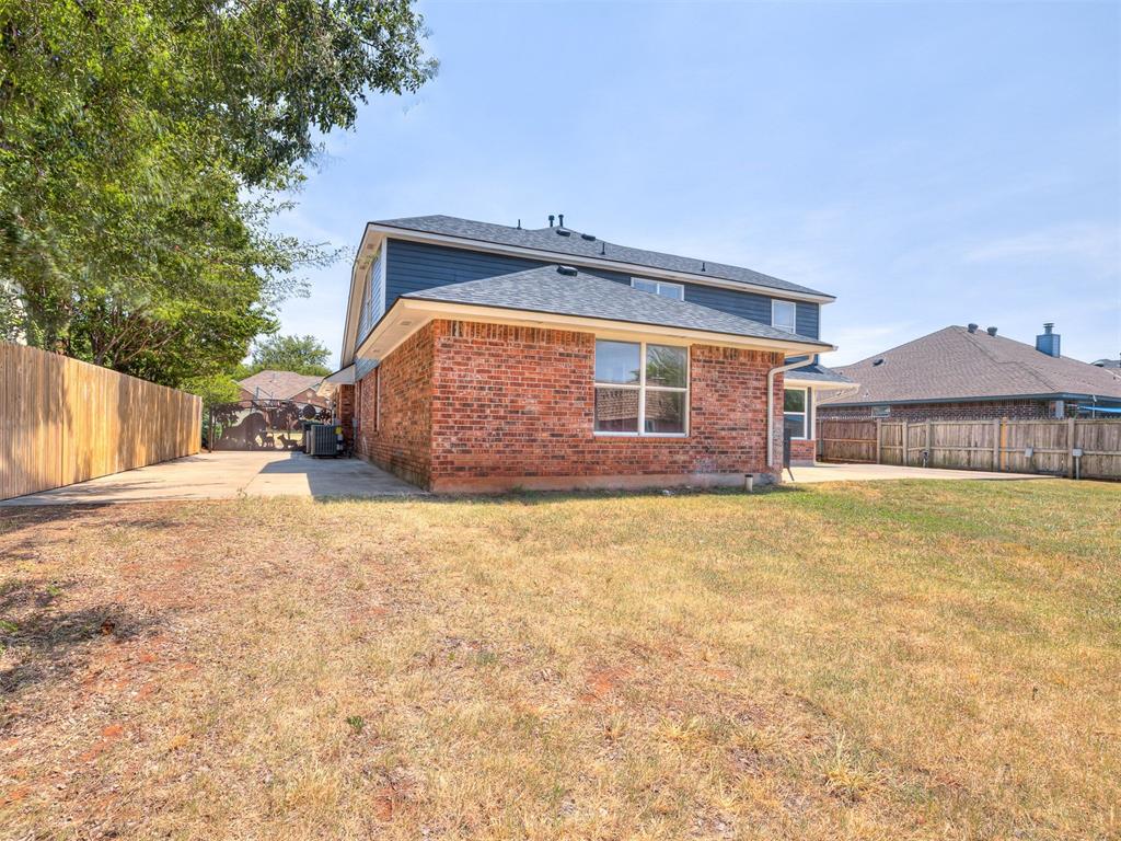 2705 E Hills Drive Property Photo 44