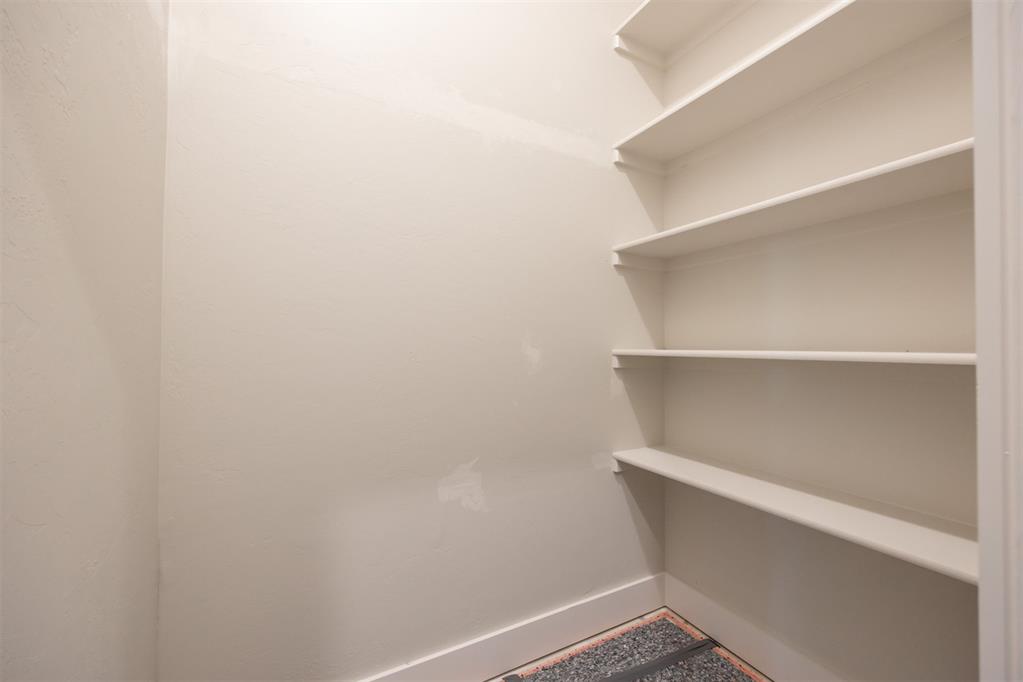 2920 Edgefield Lane Property Photo 28