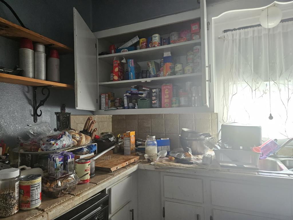 202 E Elder Avenue Property Photo 9