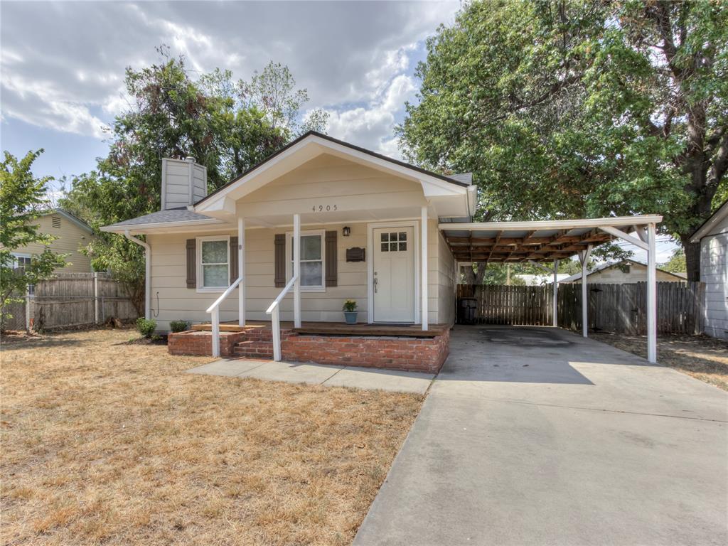 4905 N Willow Avenue Property Photo 1