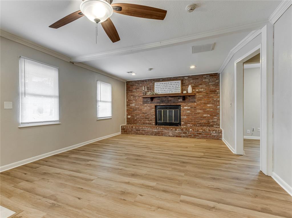 4905 N Willow Avenue Property Photo 3