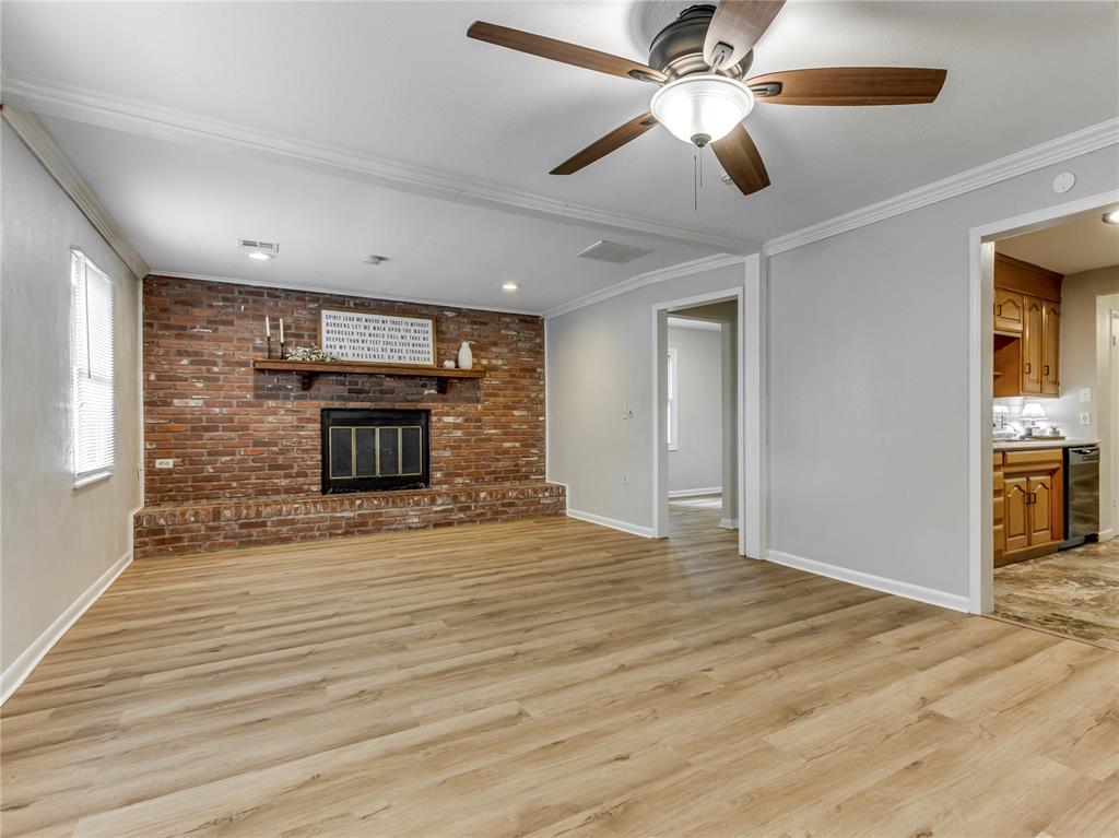 4905 N Willow Avenue Property Photo 5