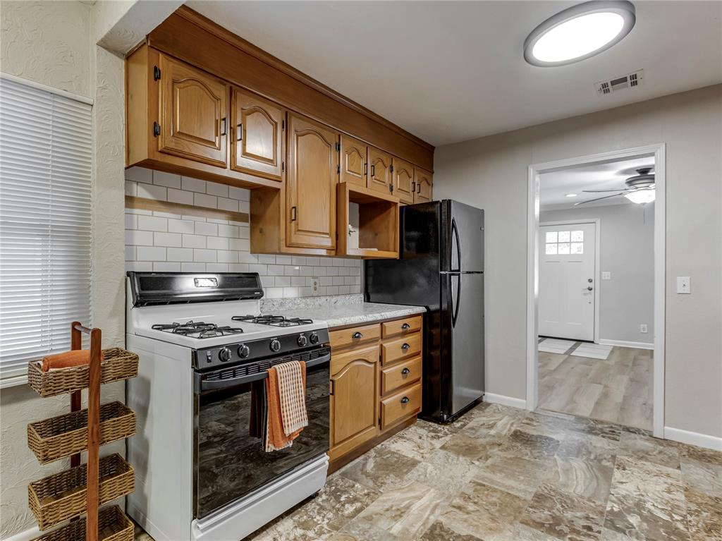 4905 N Willow Avenue Property Photo 10