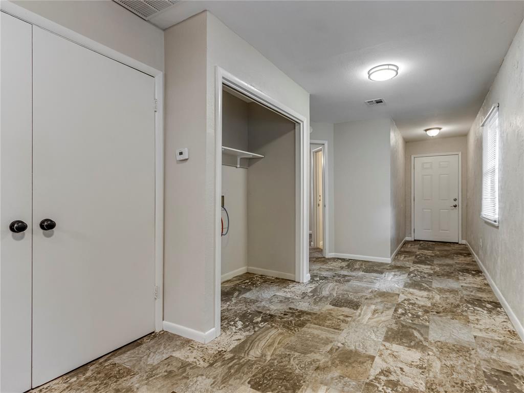 4905 N Willow Avenue Property Photo 12