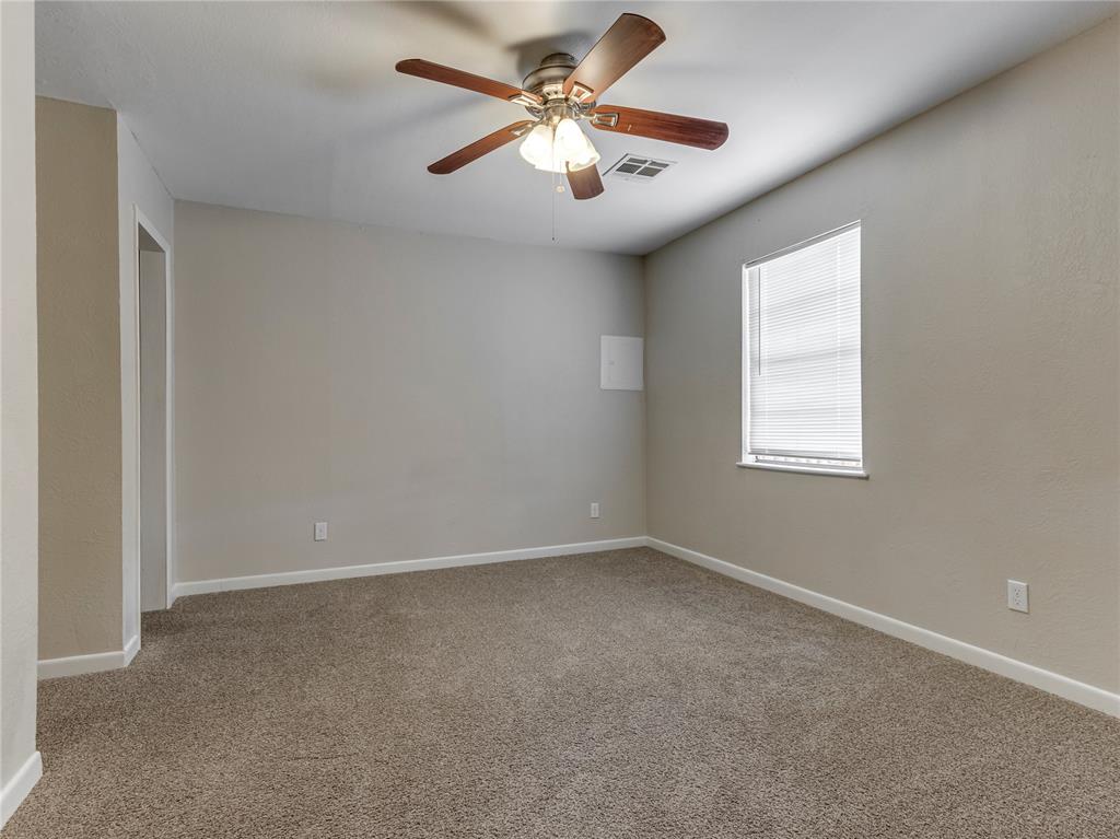 4905 N Willow Avenue Property Photo 13