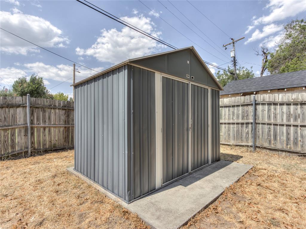4905 N Willow Avenue Property Photo 25