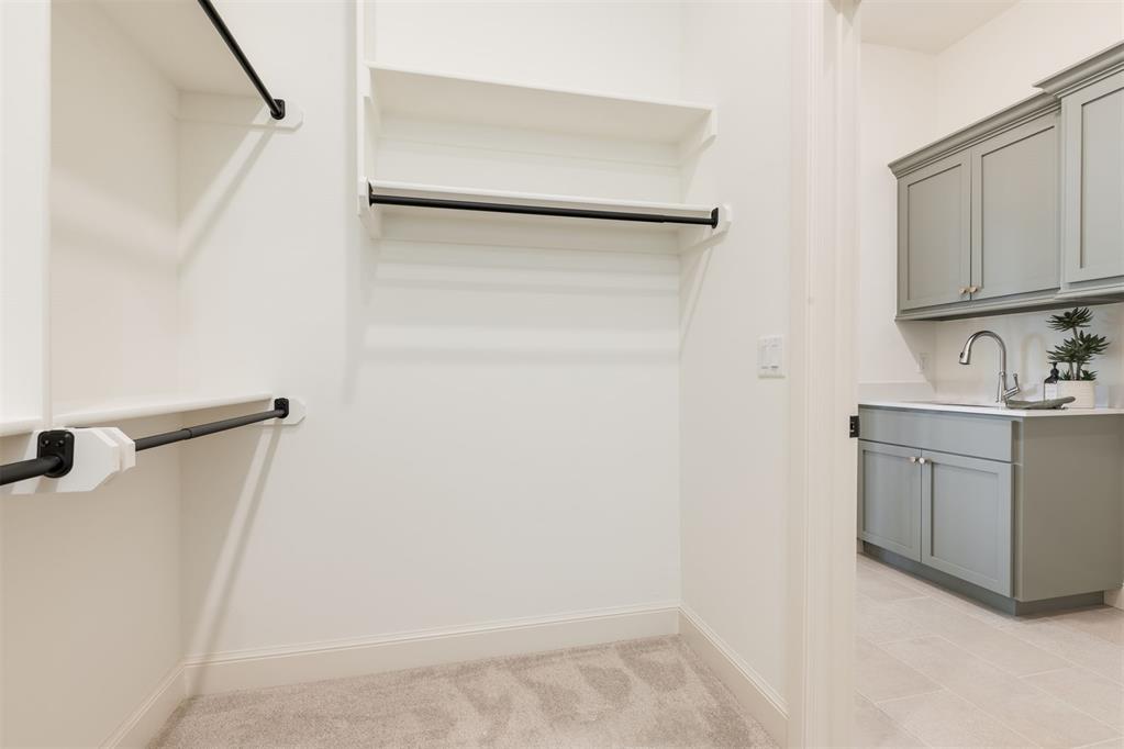 1925 Parkwood Avenue Property Photo 18
