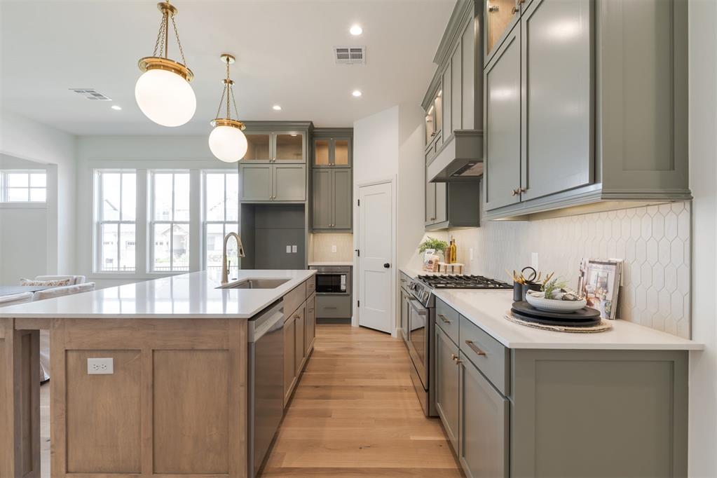 1925 Parkwood Avenue Property Photo 20