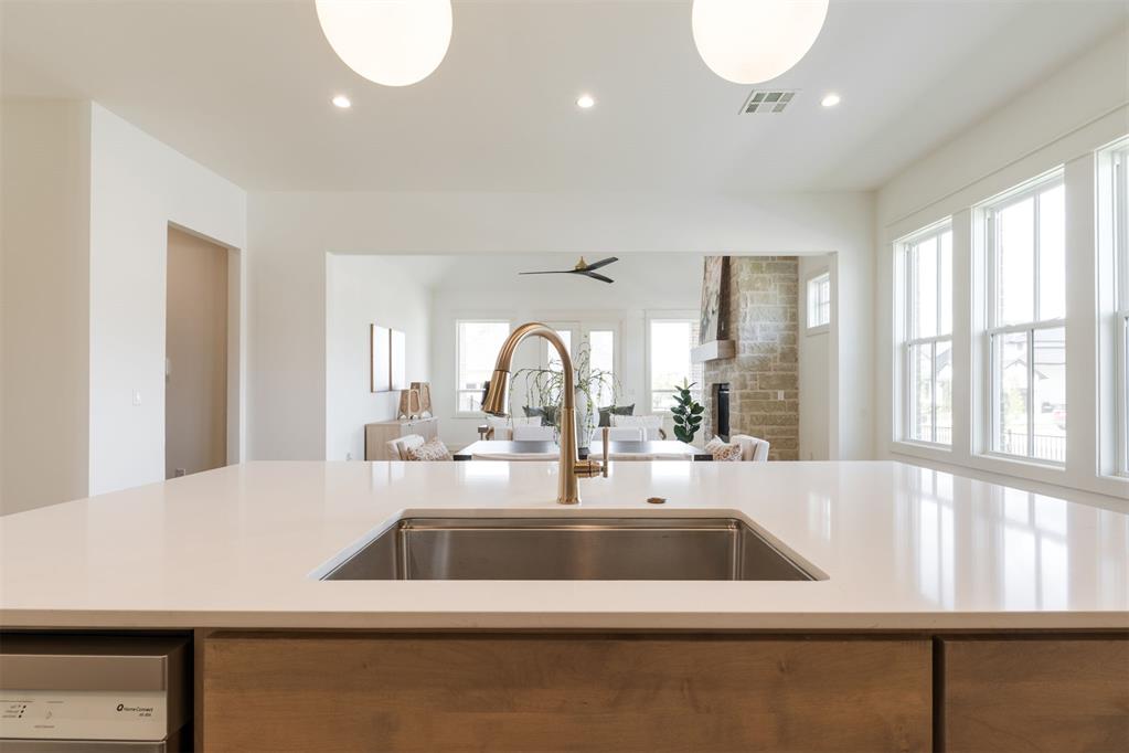 1925 Parkwood Avenue Property Photo 24