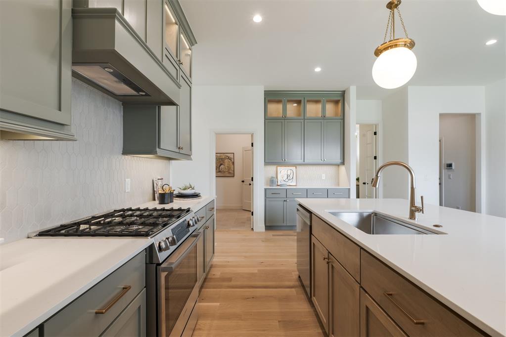 1925 Parkwood Avenue Property Photo 25