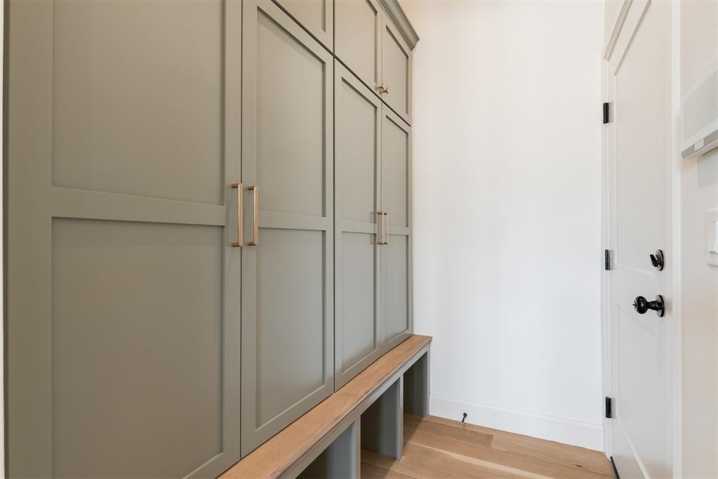 1925 Parkwood Avenue Property Photo 31