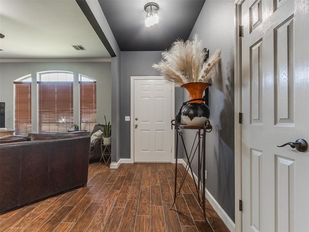 18116 Chestnut Oak Drive Property Photo 6