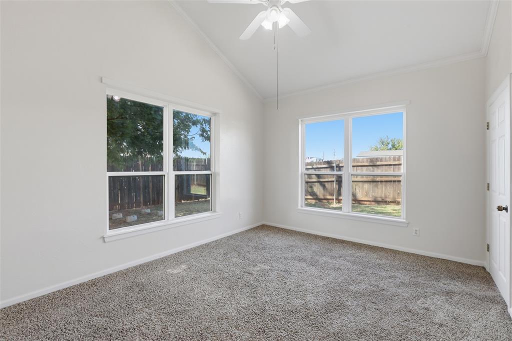 2302 Oakridge Drive Property Photo 11