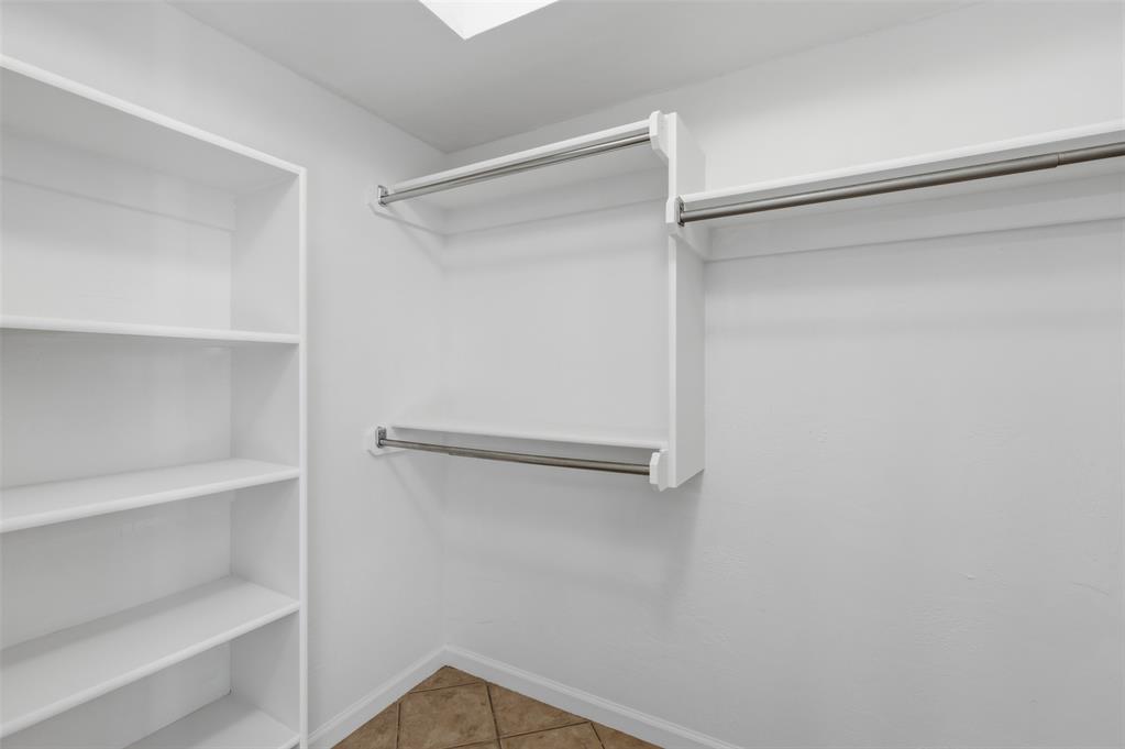 2302 Oakridge Drive Property Photo 17