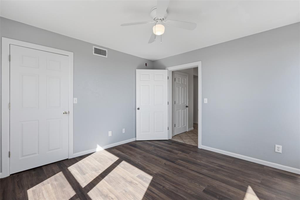 2302 Oakridge Drive Property Photo 20