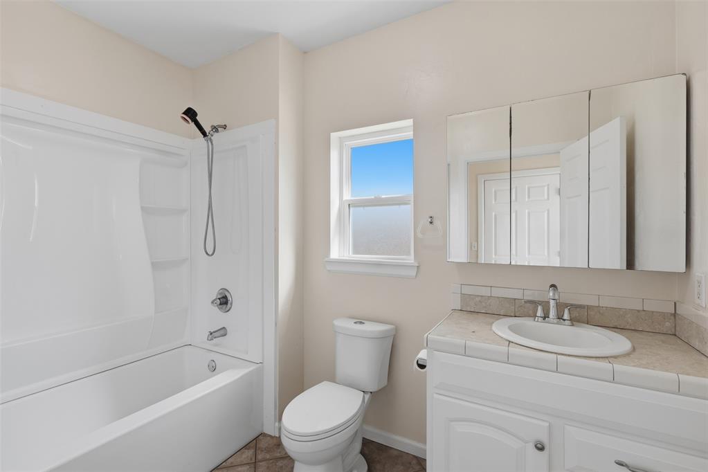 2302 Oakridge Drive Property Photo 21