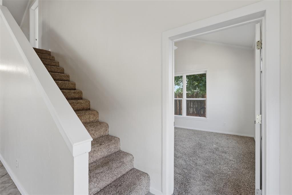 2302 Oakridge Drive Property Photo 22